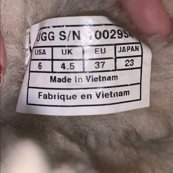 Brown ugg’s with bows - Picture 5 of 5